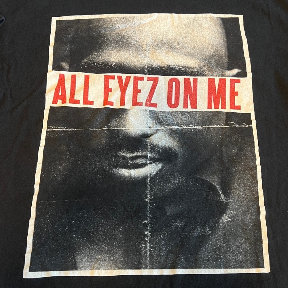 Tupac All Eyez on Me Graphic TShirt Black Size Large